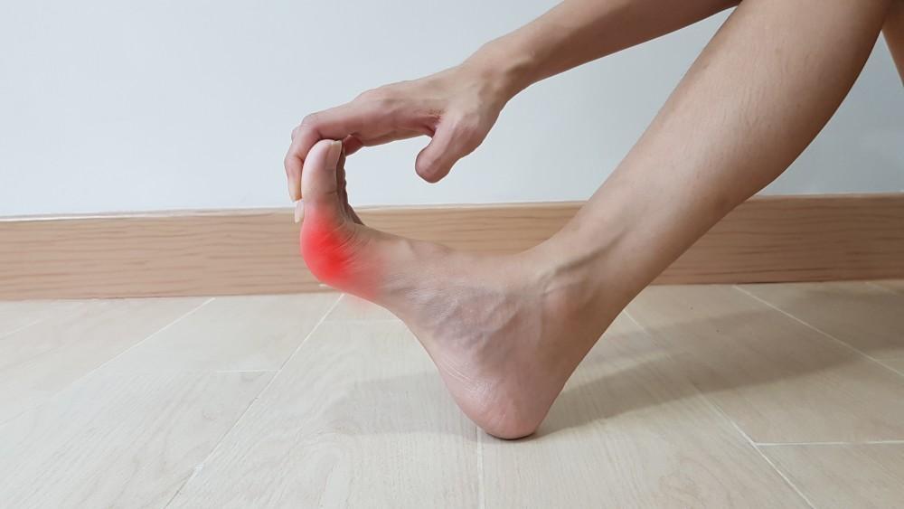 Pain on Top of Foot & Acupuncture Treatment in Tokyo